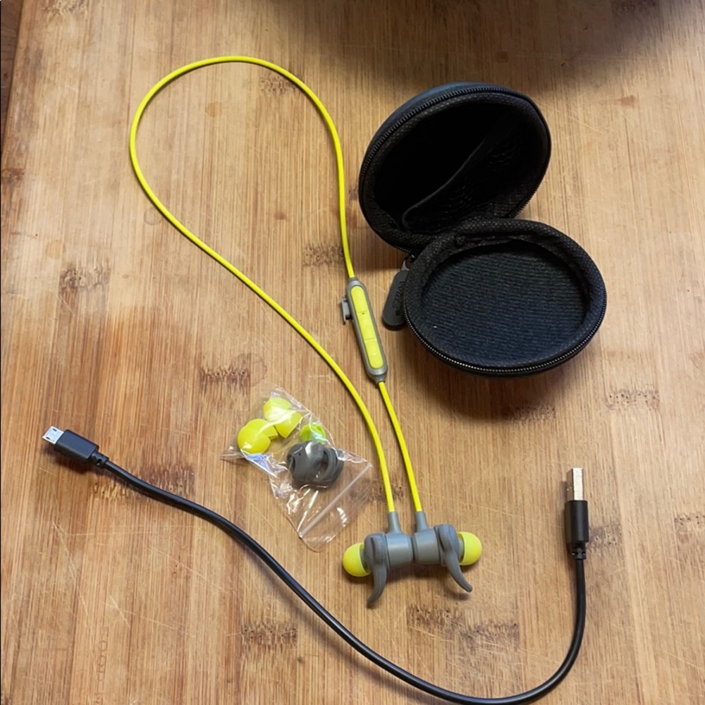 WRZ Bluetooth magnetic headphones